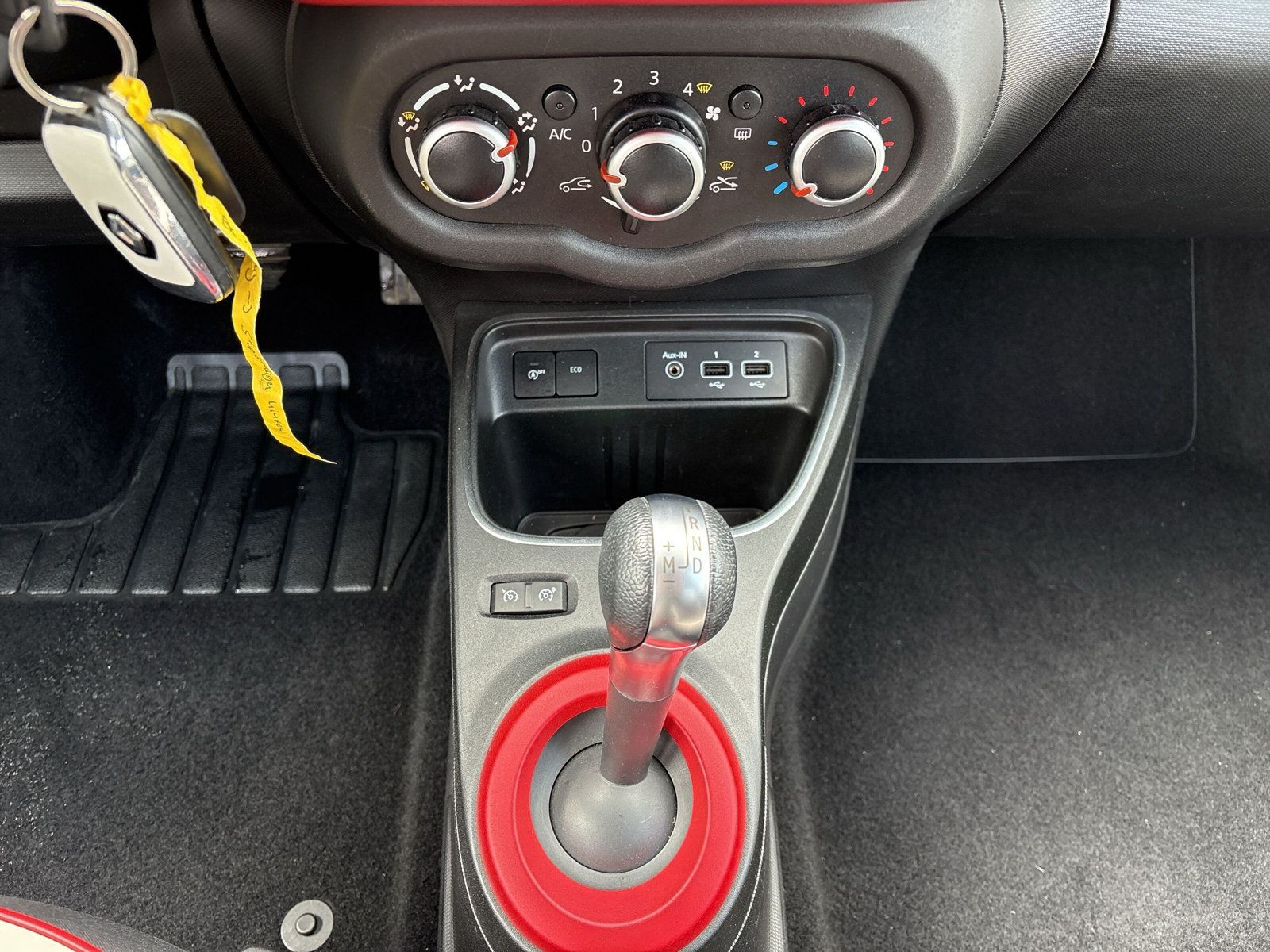 Twingo 0.9 +TCe 90 Intens+CARPLAY+AUTOMATIK+BPC+