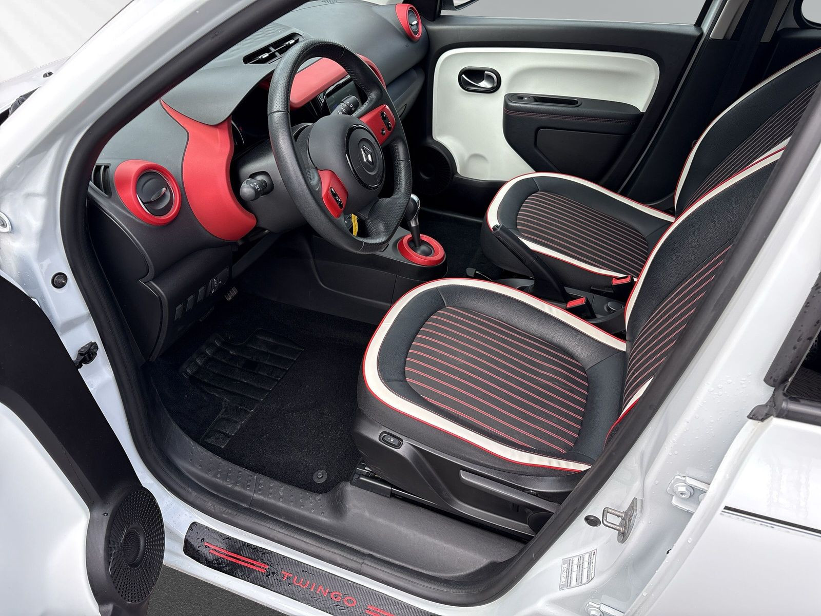 Twingo 0.9 +TCe 90 Intens+CARPLAY+AUTOMATIK+BPC+