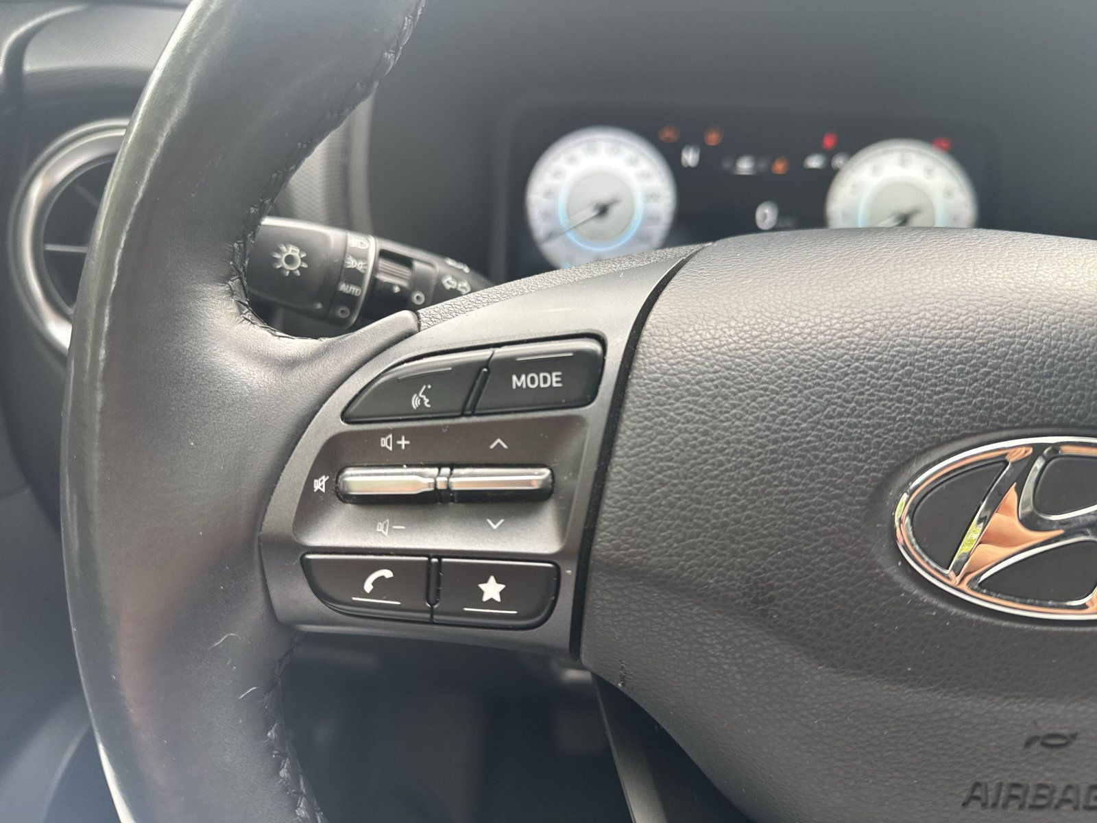 Kona 1.0 T-GDI 120PS +48V iM/T 2WD TREND +KAMERA