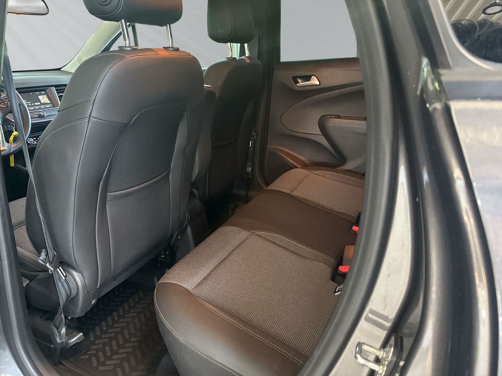 Crossland Elegance 1.2AT+SHZ+LHZ+KAMERA+CARPLAY+