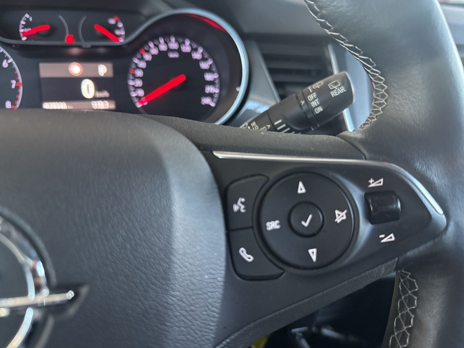 Crossland Elegance 1.2AT+SHZ+LHZ+KAMERA+CARPLAY+