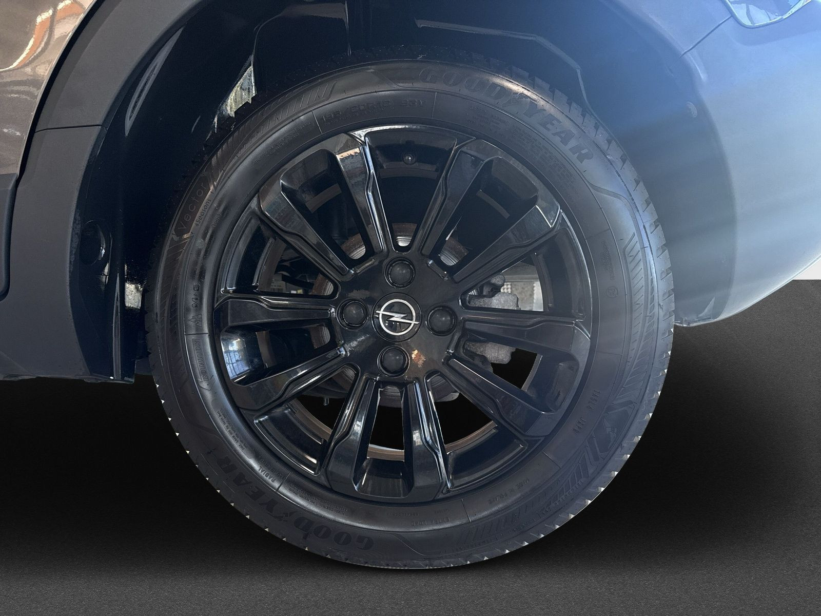Crossland Elegance 1.2AT+SHZ+LHZ+KAMERA+CARPLAY+