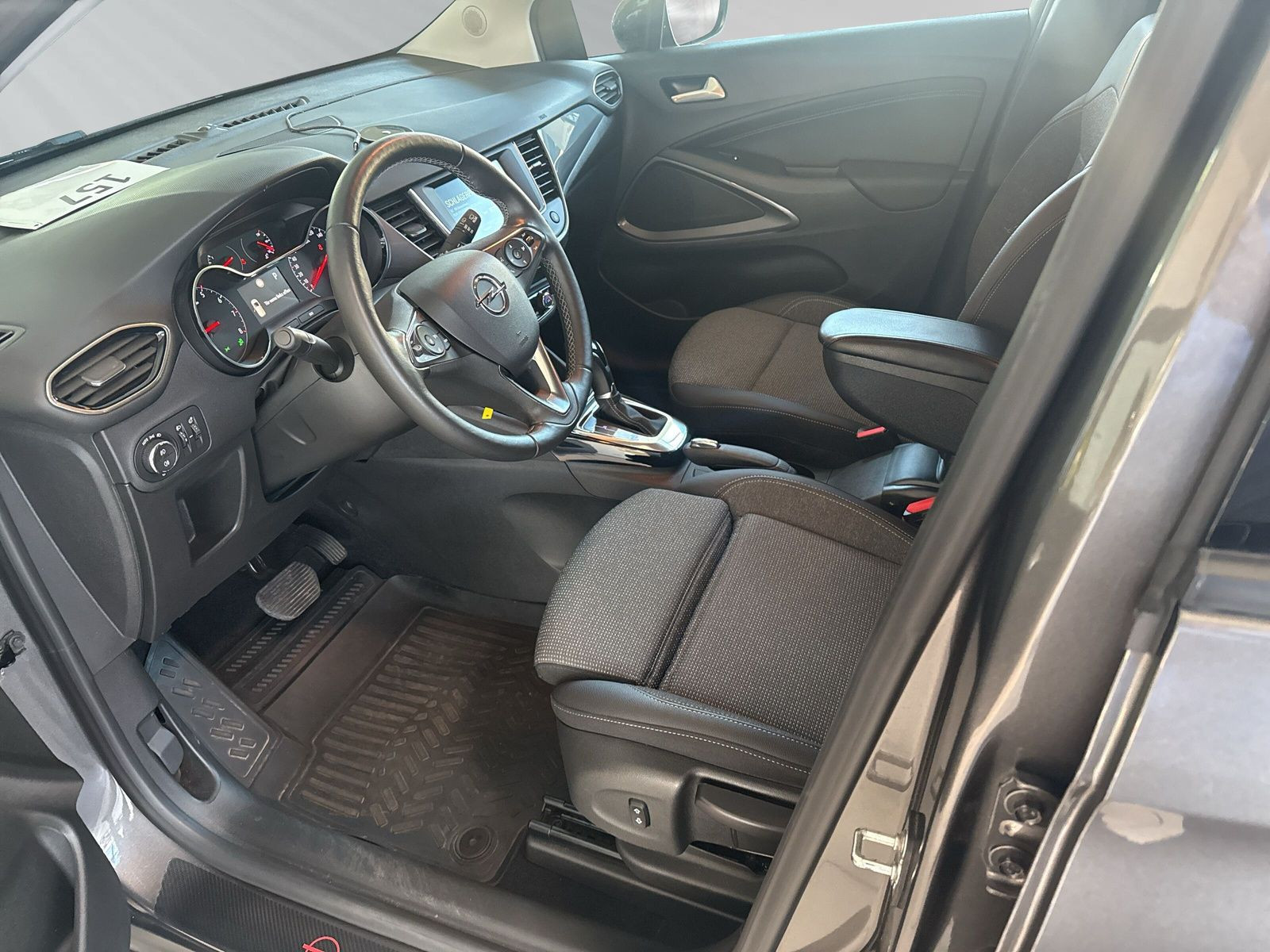 Crossland Elegance 1.2AT+SHZ+LHZ+KAMERA+CARPLAY+