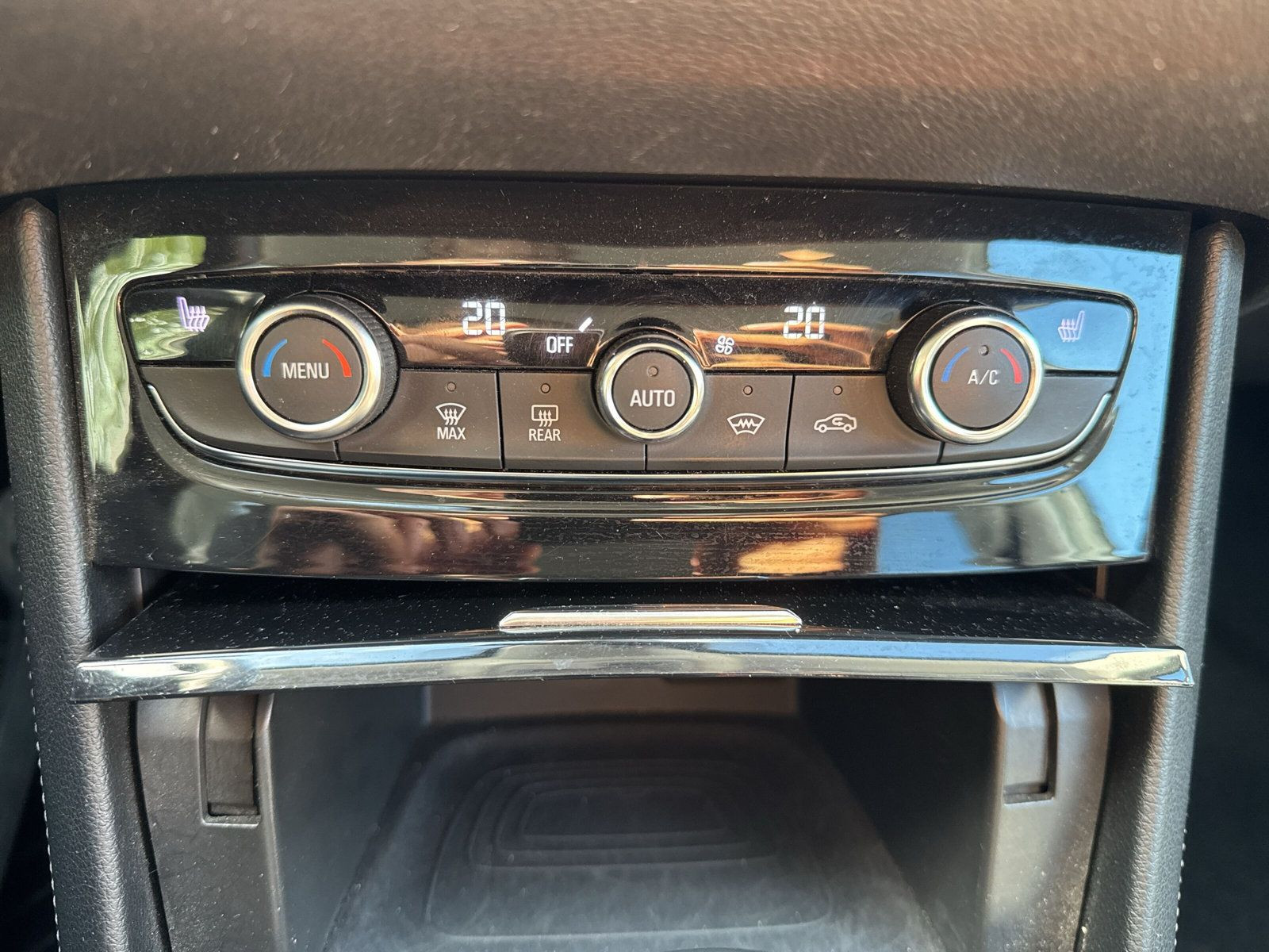 GRANDLAND X 1.2 DYNAMIC +LM+360°+ALLWET+CARPLAY+