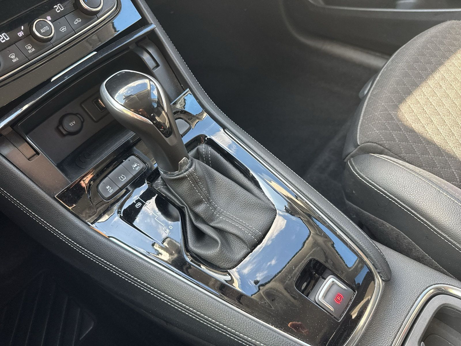 GRANDLAND X 1.2 DYNAMIC +LM+360°+ALLWET+CARPLAY+