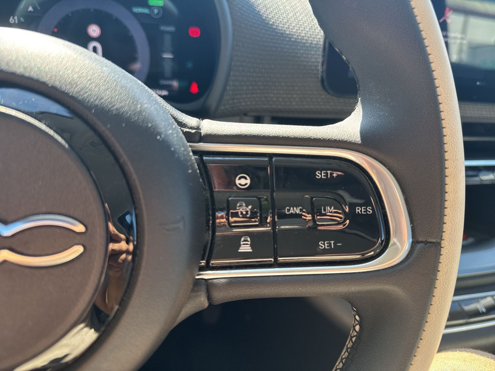 500e La Prima by Bocelli 42kWh +KAMERA+PDC+SHZ+