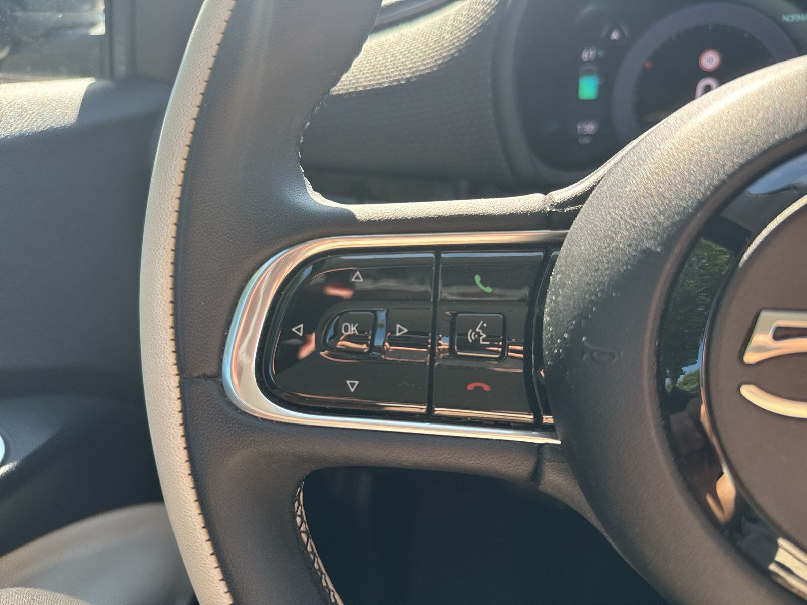 500e La Prima by Bocelli 42kWh +KAMERA+PDC+SHZ+