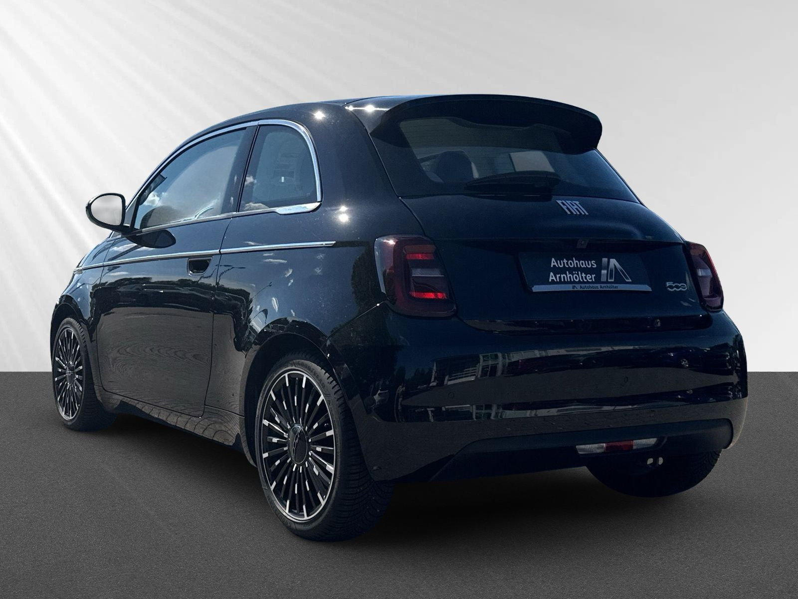 500e La Prima by Bocelli 42kWh +KAMERA+PDC+SHZ+