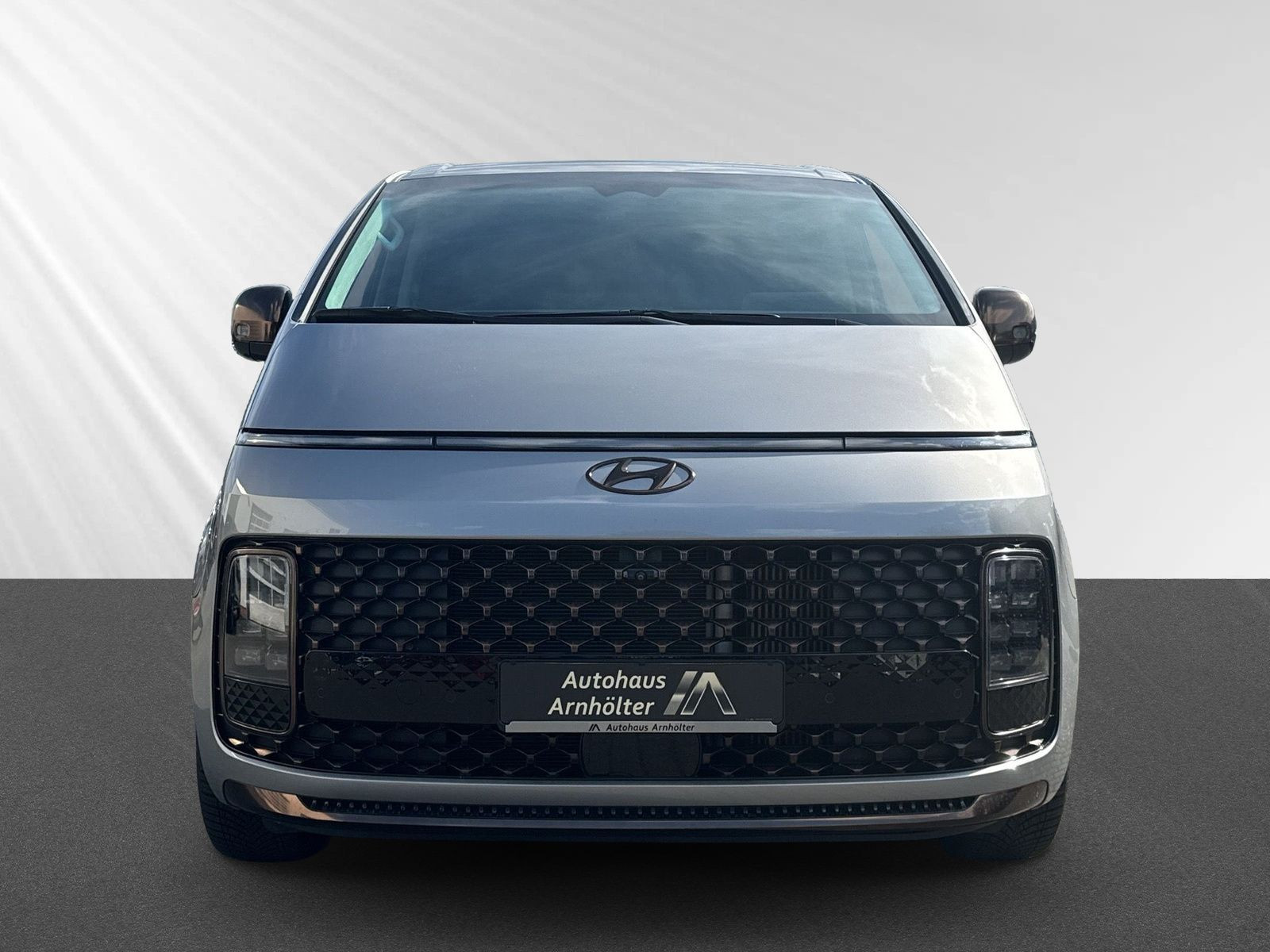 STARIA SIGNATURE 2.2 CRDi 8AT 2WD +NAVI+KAM+ALL+