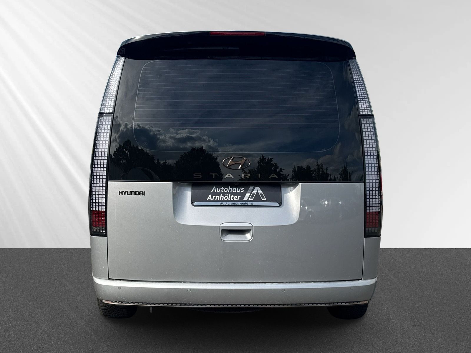 STARIA SIGNATURE 2.2 CRDi 8AT 2WD +NAVI+KAM+ALL+