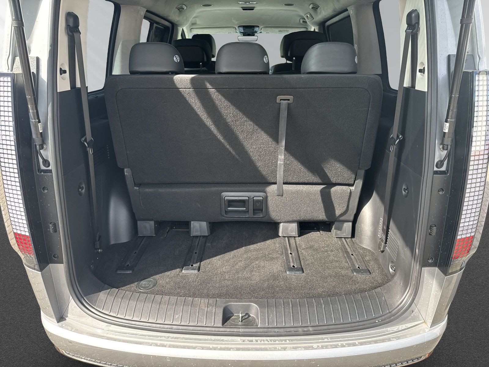 STARIA SIGNATURE 2.2 CRDi 8AT 2WD +NAVI+KAM+ALL+