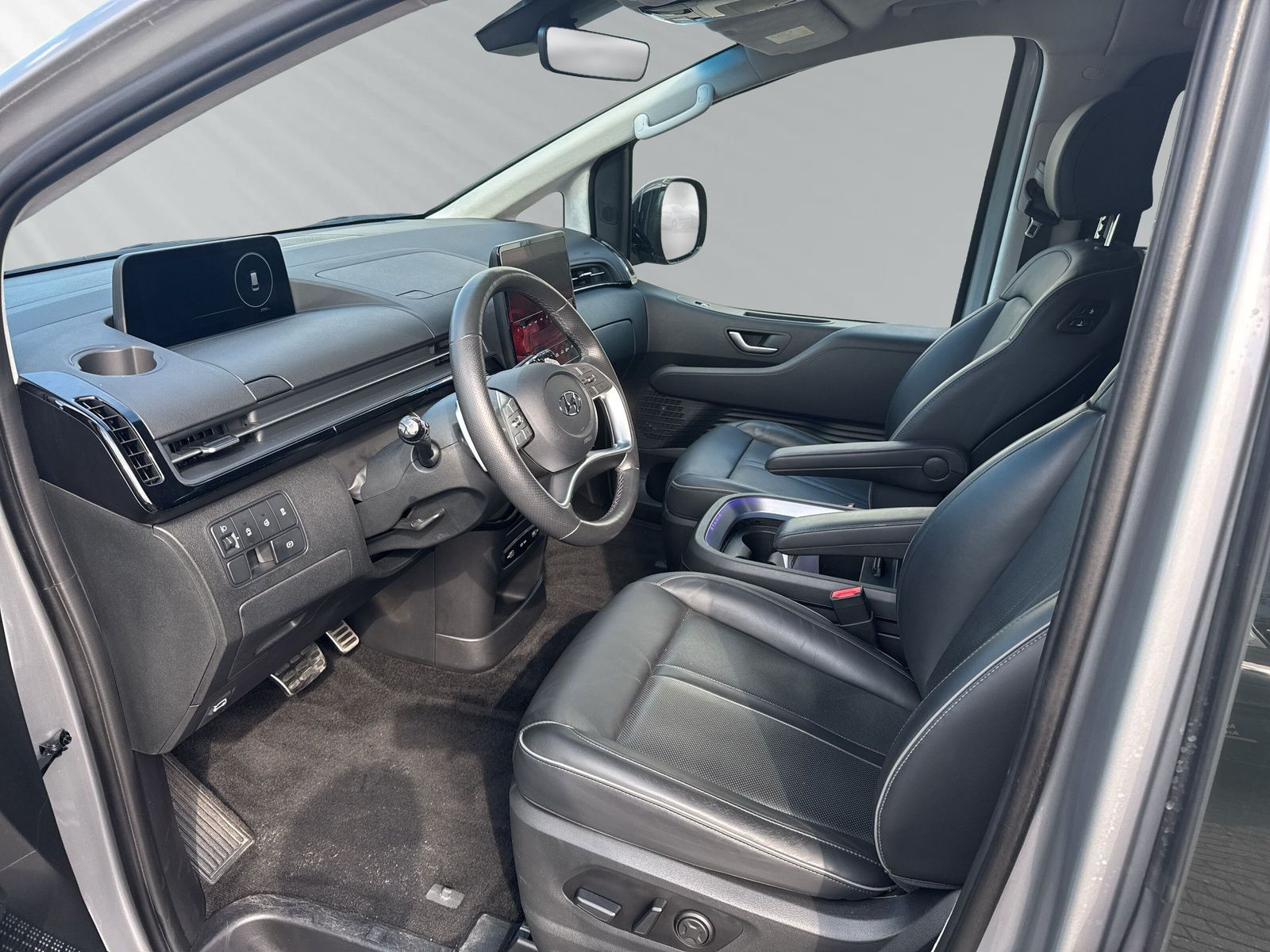 STARIA SIGNATURE 2.2 CRDi 8AT 2WD +NAVI+KAM+ALL+