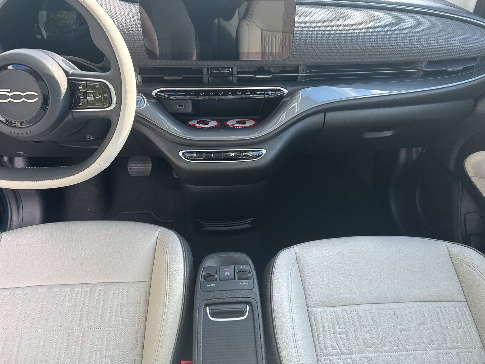 500e La Prima by Bocelli 42kWh +KAMERA+PDC+SHZ+