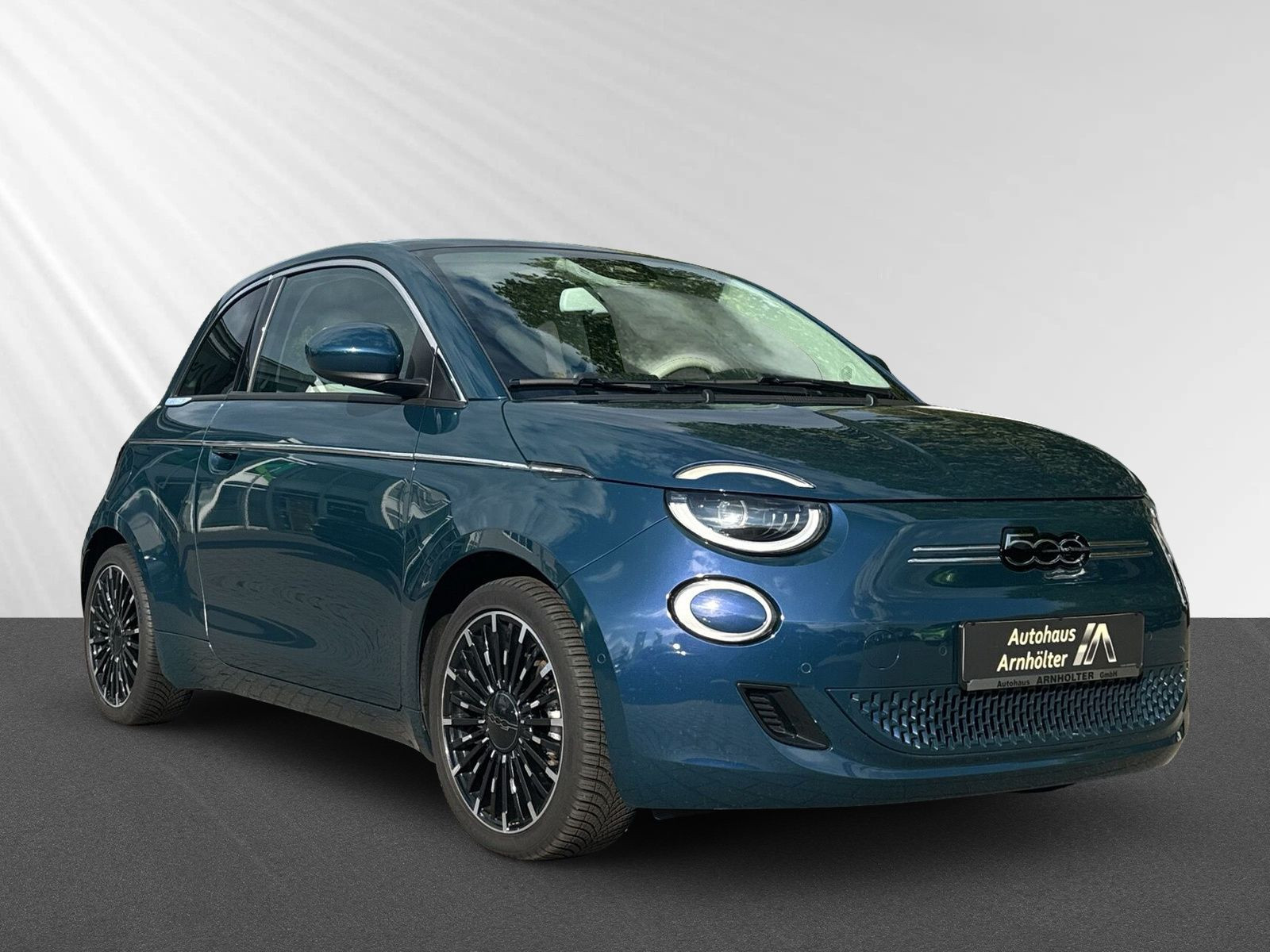 500e La Prima by Bocelli 42kWh +KAMERA+PDC+SHZ+