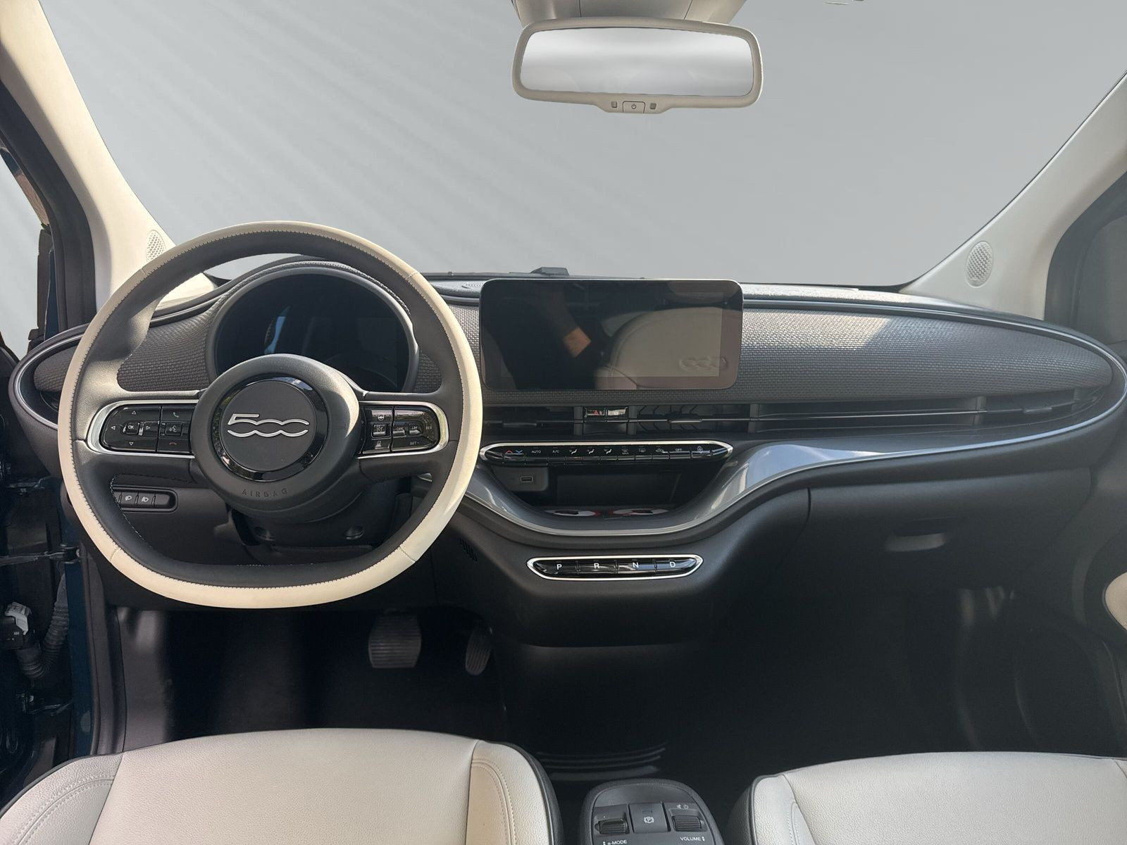 500e La Prima by Bocelli 42kWh +KAMERA+PDC+SHZ+