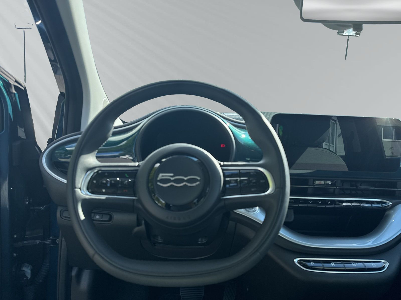 500e 42kWh ICON 2022 +NAVI+CARPLAY+KLIMAAUTO+LM+
