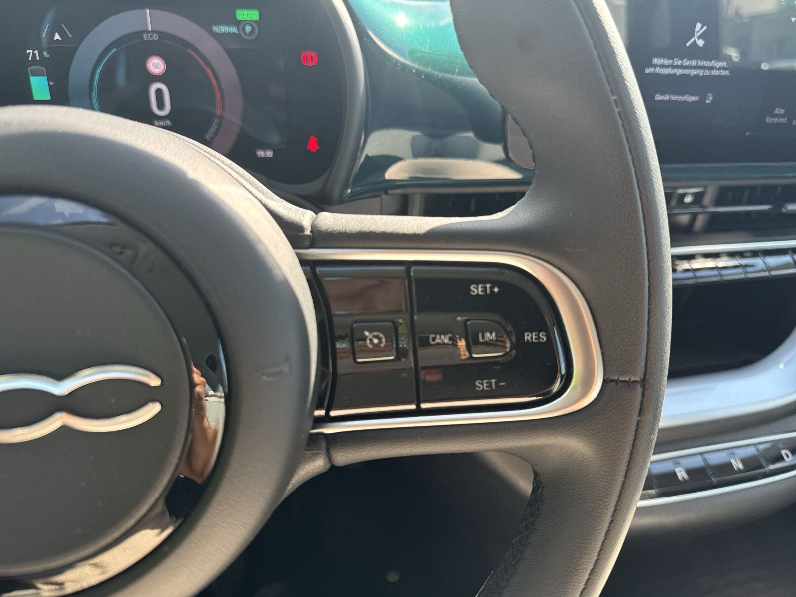 500e 42kWh ICON 2022 +NAVI+CARPLAY+KLIMAAUTO+LM+