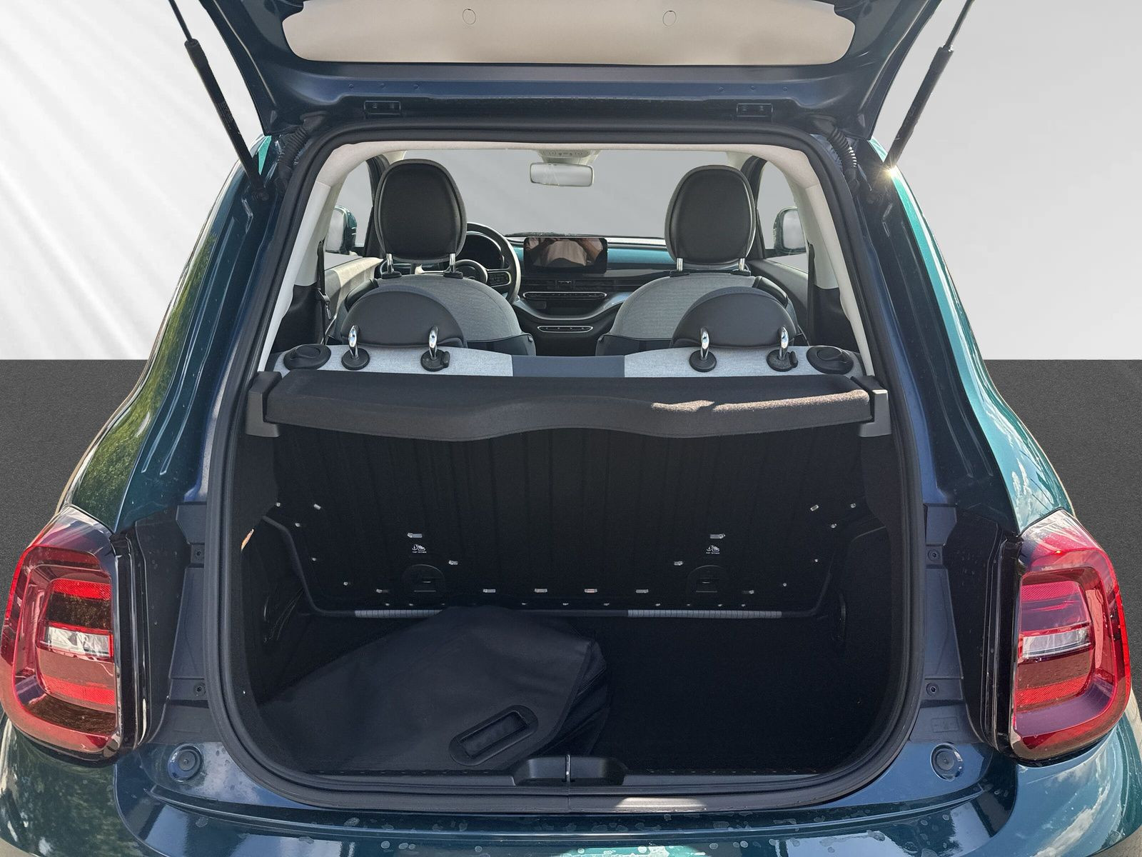 500e 42kWh ICON 2022 +NAVI+CARPLAY+KLIMAAUTO+LM+