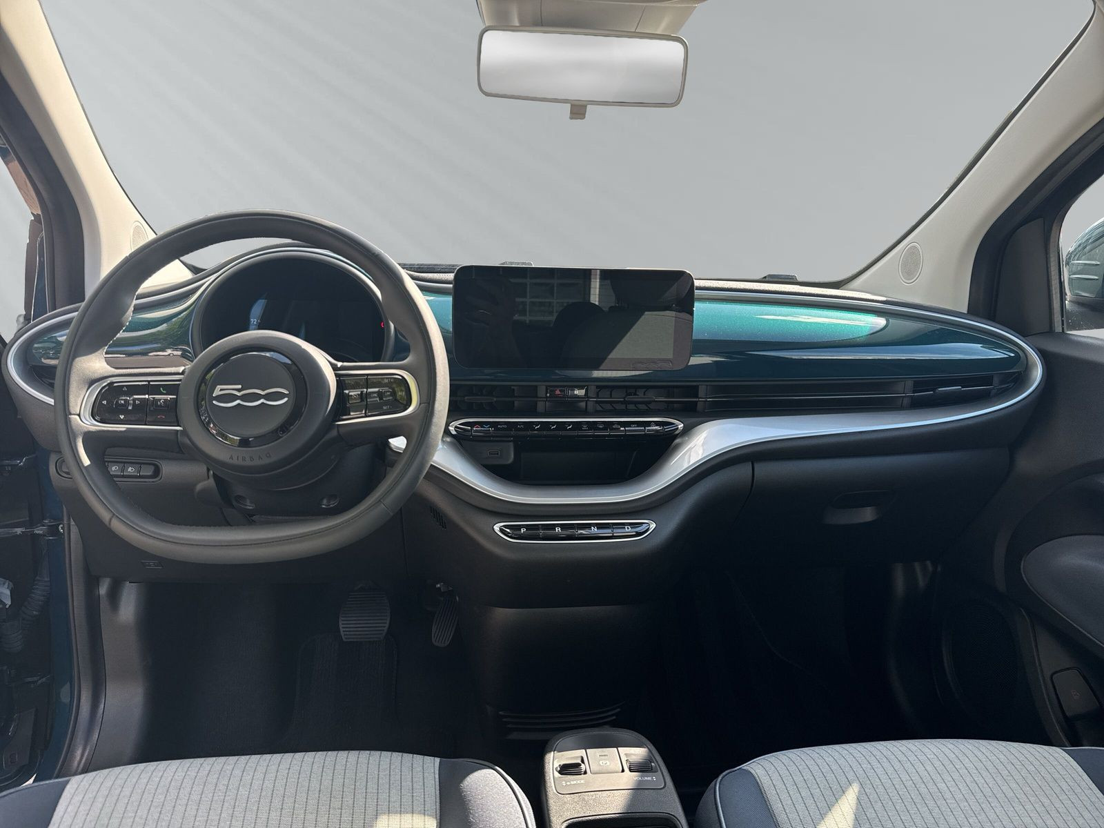 500e 42kWh ICON 2022 +NAVI+CARPLAY+KLIMAAUTO+LM+
