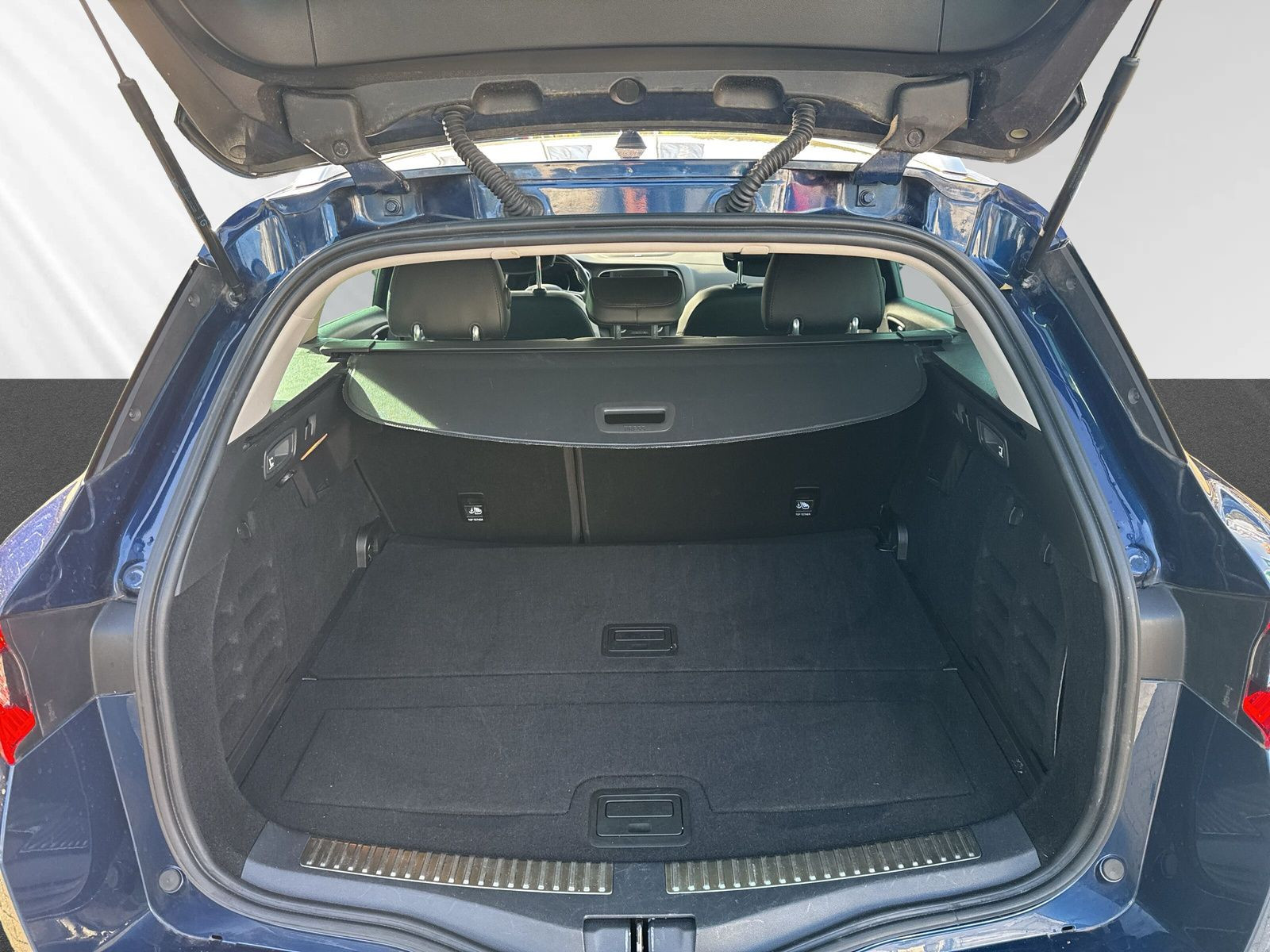 MEGANE IV GRANDTOUR 1.3 160 BOSE+MASSAGE+ANHÄNGE