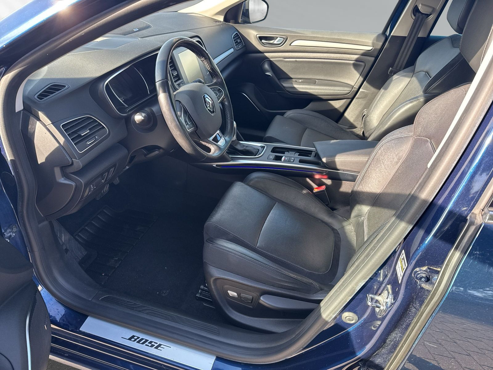 MEGANE IV GRANDTOUR 1.3 160 BOSE+MASSAGE+ANHÄNGE