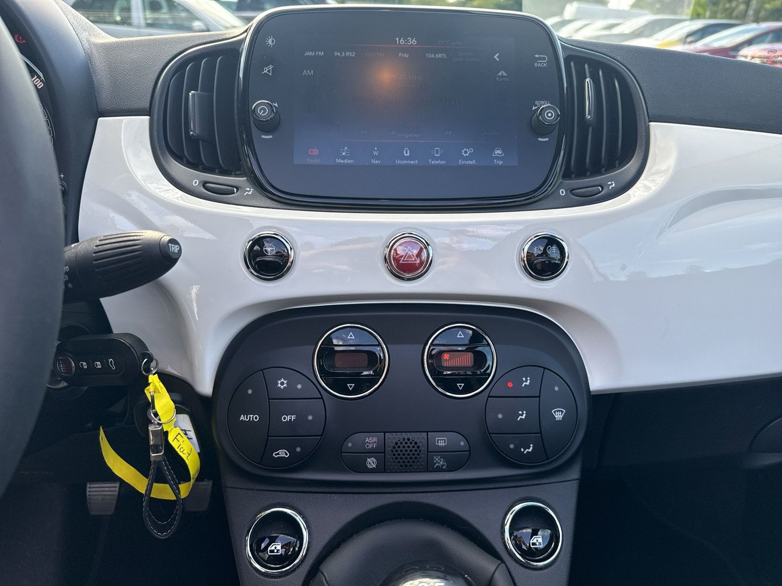 500C 1.0 Hybrid + KLIMAAUTO+CARPLAY+TECHPAKET+LM