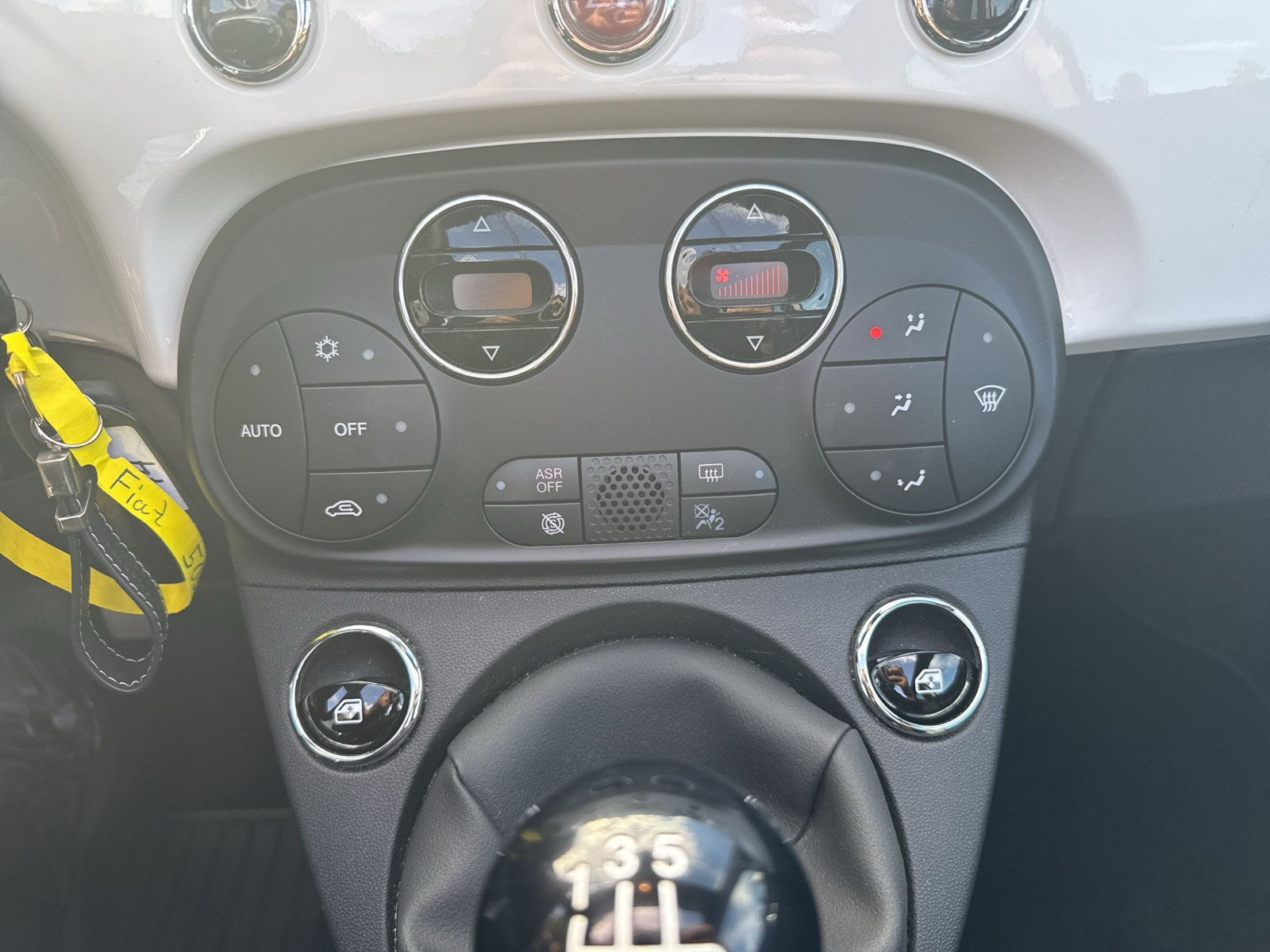 500C 1.0 Hybrid + KLIMAAUTO+CARPLAY+TECHPAKET+LM