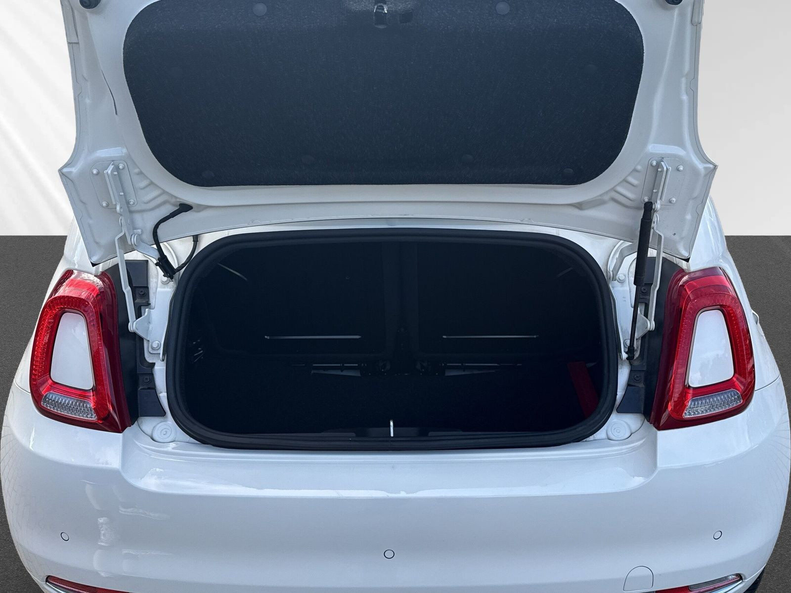500C 1.0 Hybrid + KLIMAAUTO+CARPLAY+TECHPAKET+LM