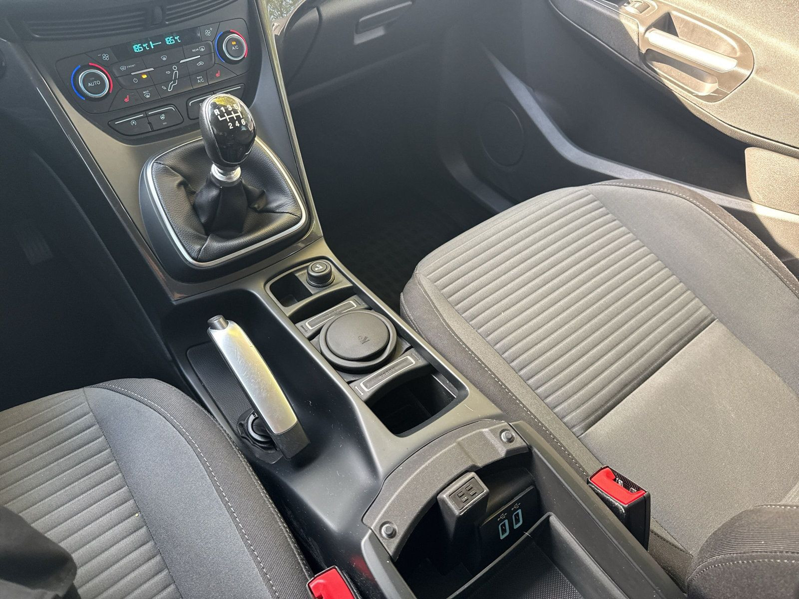C-Max 1.0 EcoBoost 125PS 6G Titanium S/S+NAV+KAM