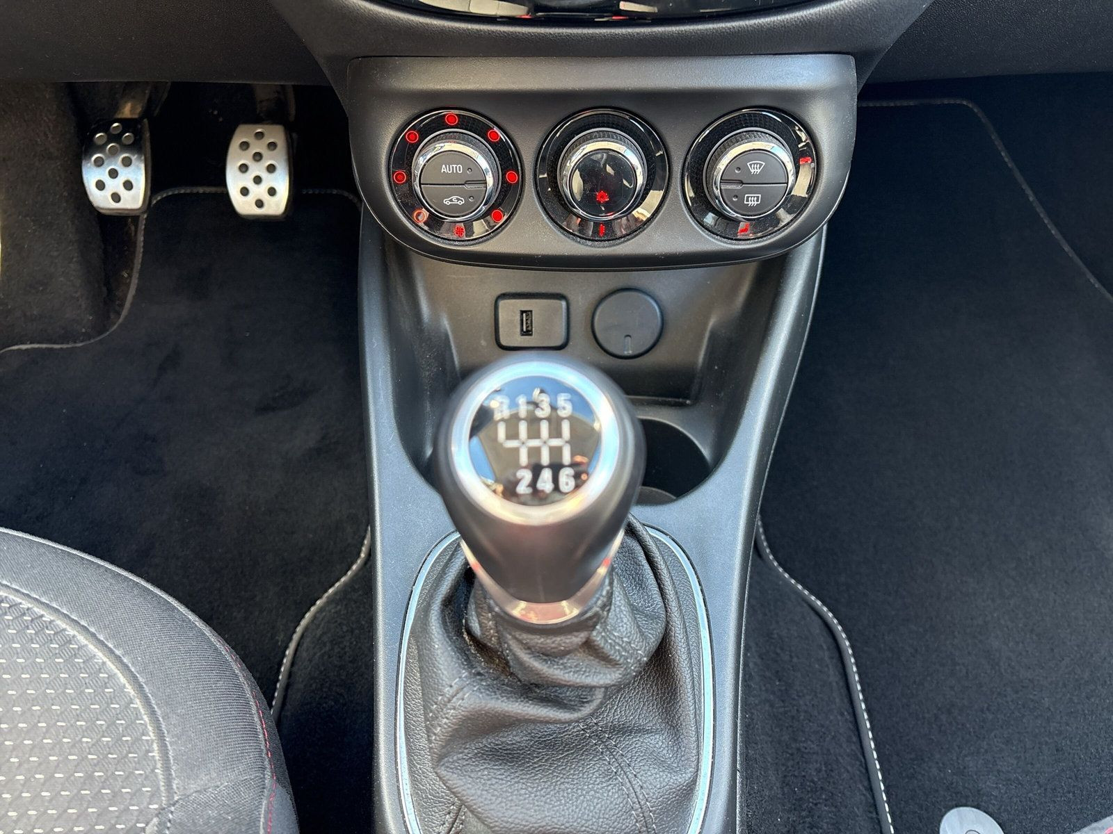 CORSA E 3T 1.4T COLOR EDITION KLIMA+PDC+SHZ+LHZ+