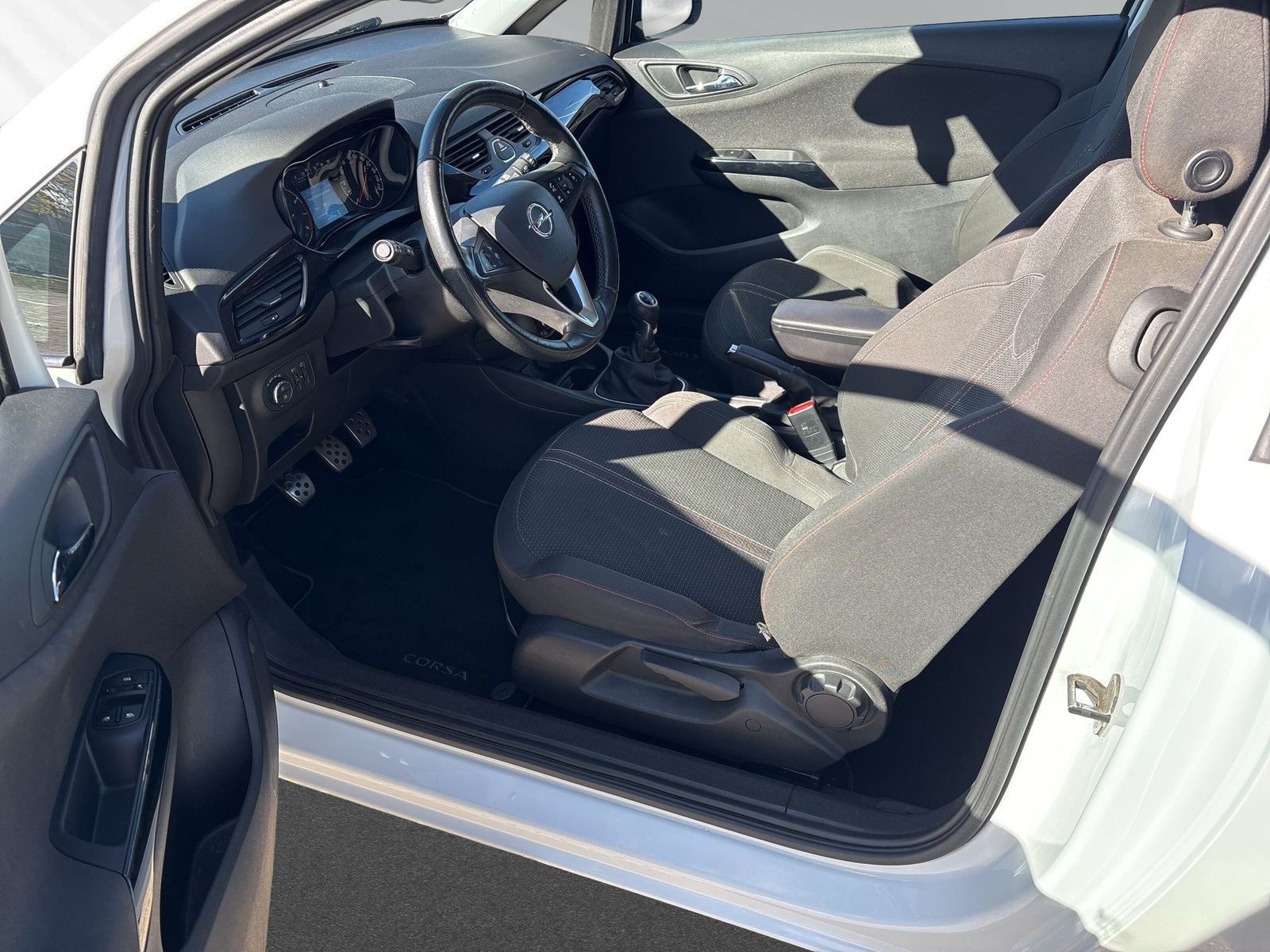 CORSA E 3T 1.4T COLOR EDITION KLIMA+PDC+SHZ+LHZ+