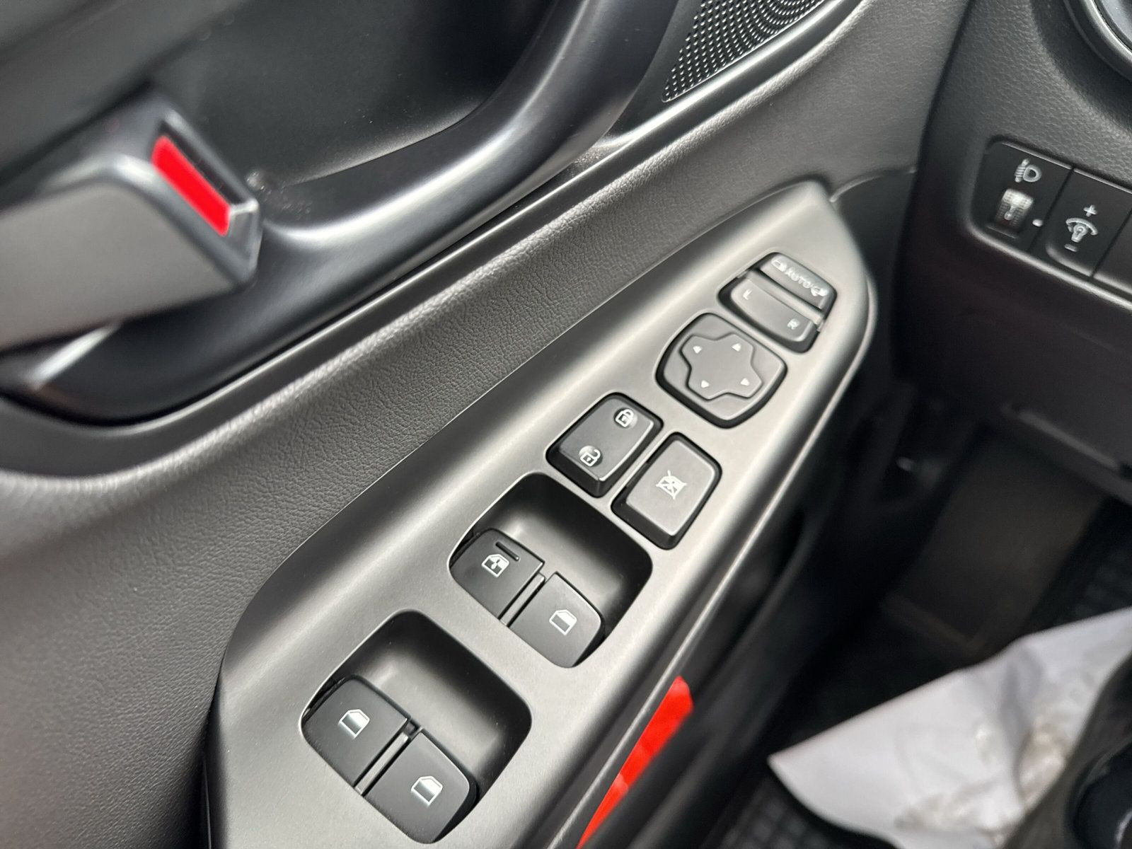 Kona 1.6 T-GDI N Line 2WD +NAV+ALLWETTER+SHZ+19