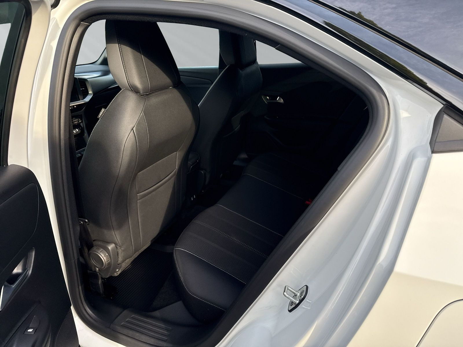 Mokka GS 1.2 Hybrid 48V+CAM+SHZ+NAV+ACC+LHZ+PDC+