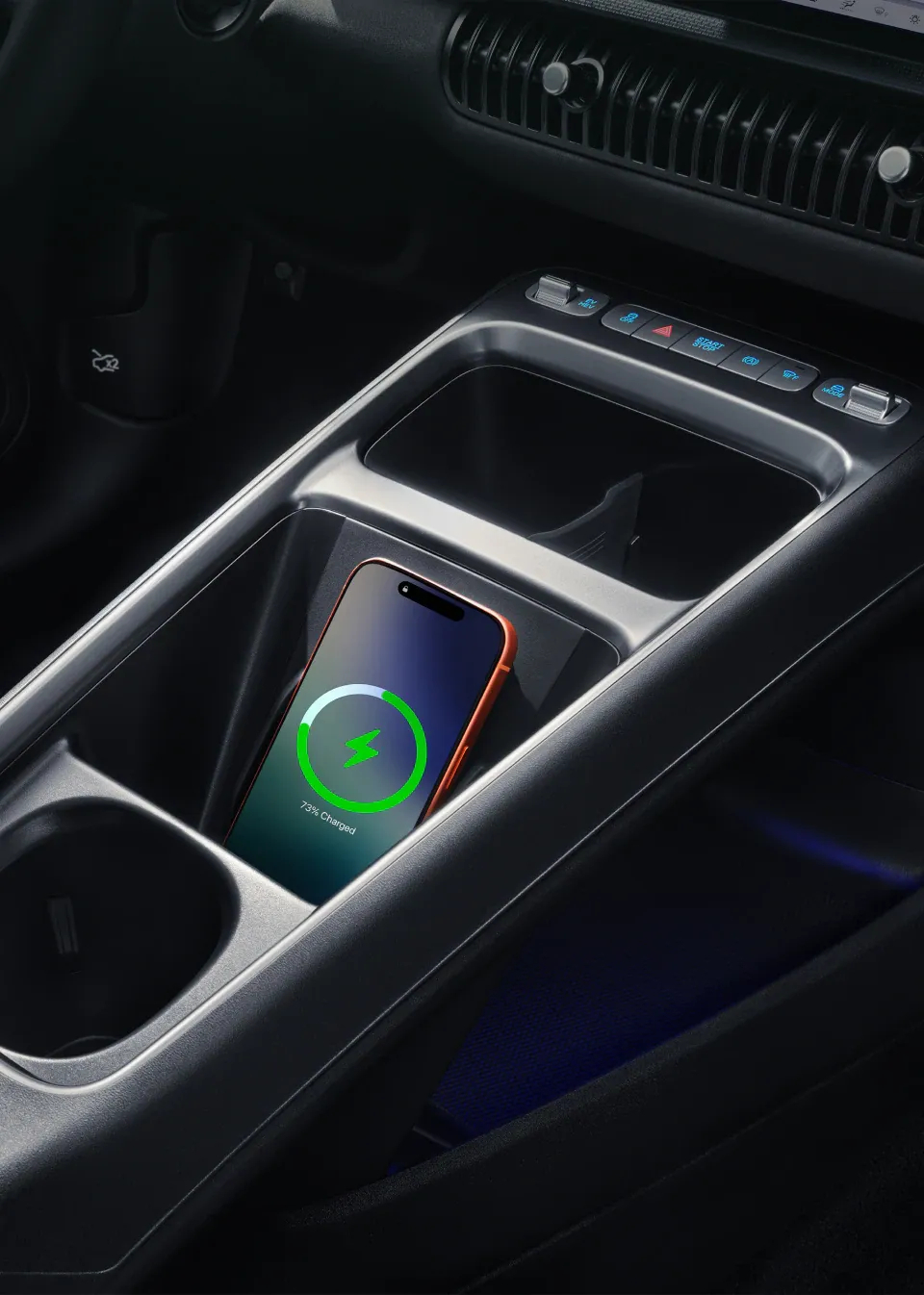 BYD DOLPHIN G DM-i beim Laden